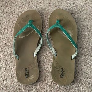 women’s flip flops